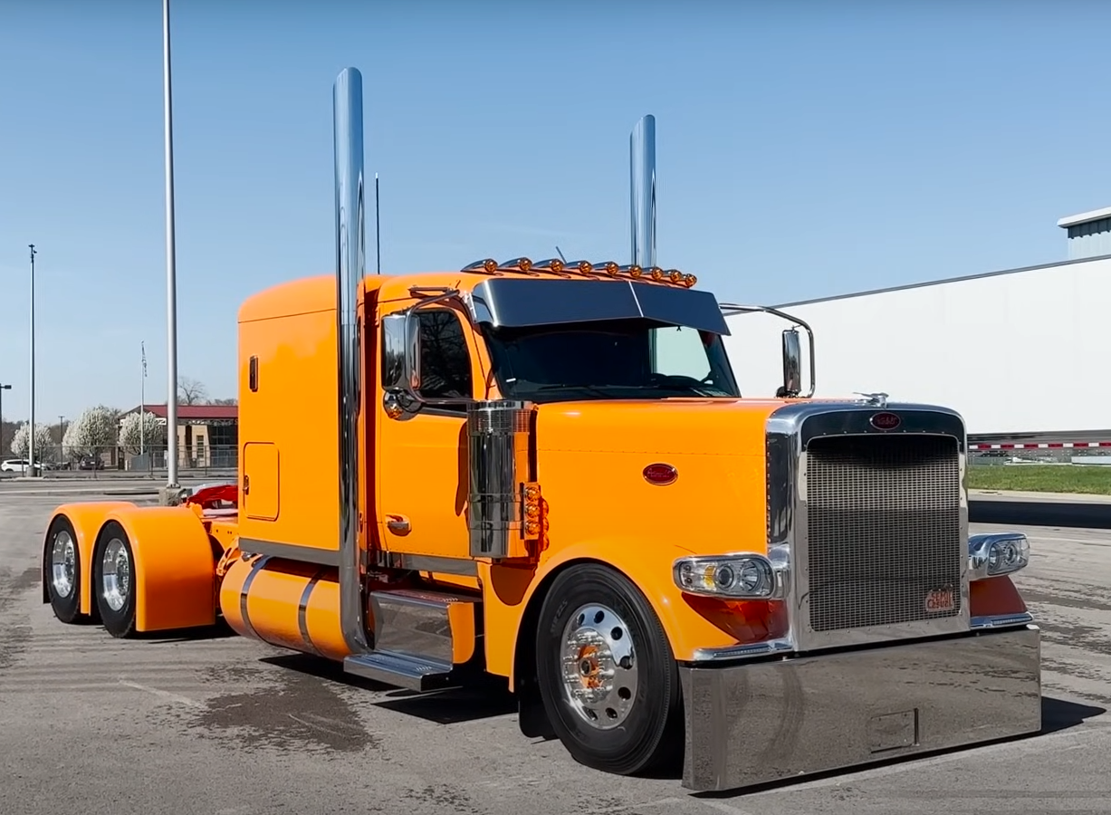 Real Beast A Closer Look at the Custom Peterbilt 589 ! Driver First
